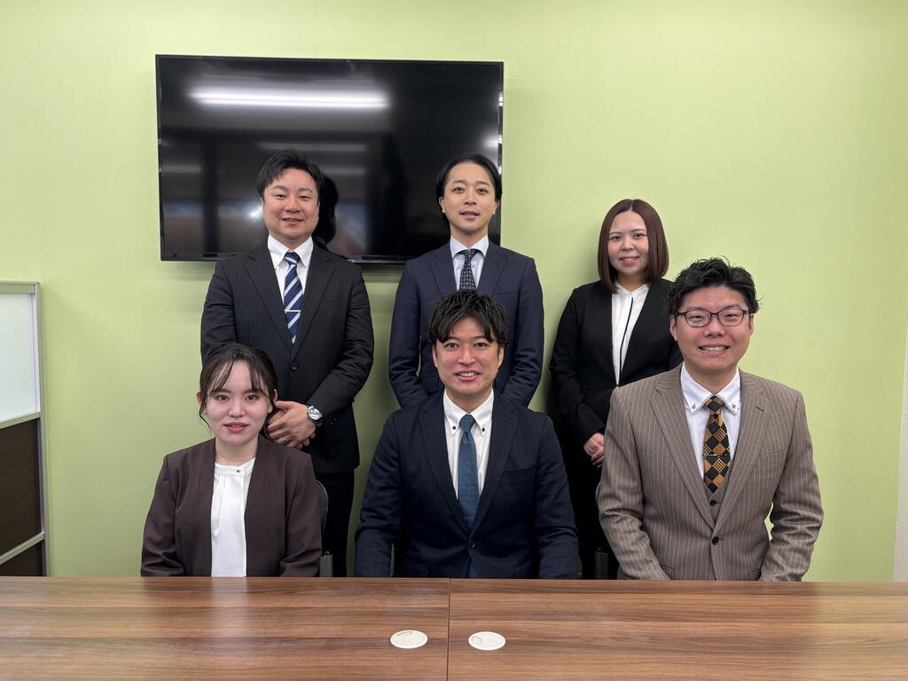 下北沢本店のスタッフをご紹介致します。スタッフ一同、お客様のお問合せ、ご来店を心よりお待ちしております。