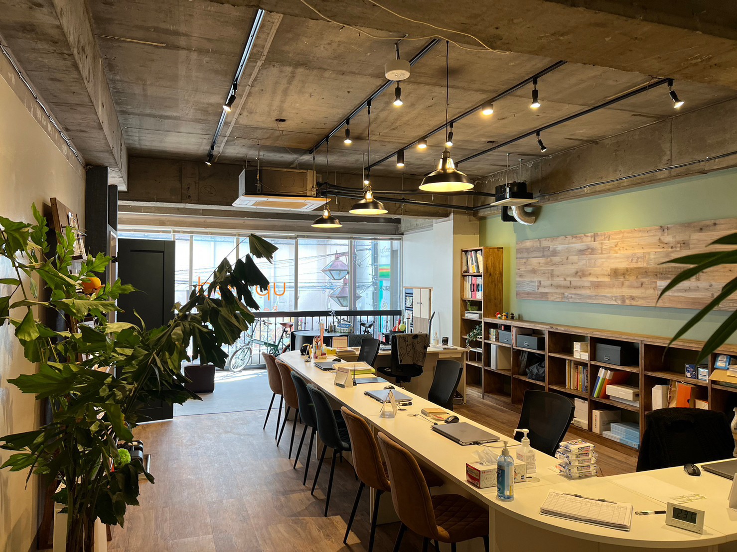 新宿・四ツ谷エリアのお部屋探し、身近な相談はお気軽にアップシードへ♪2023年5月に店舗リニューアルしました！