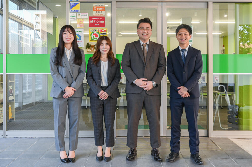 熊本駅新幹線口ロータリー内にございます！
