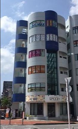 街並み綺麗な人気の新都心エリア　ゆいレールおもろまち駅すぐとなりに事務所がございます。