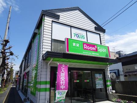 北越谷駅は日比谷線直通の始発・終電駅！当店は北越谷駅東口徒歩４分！！駅前をまっすぐ歩いたそこが北越谷営業所です。