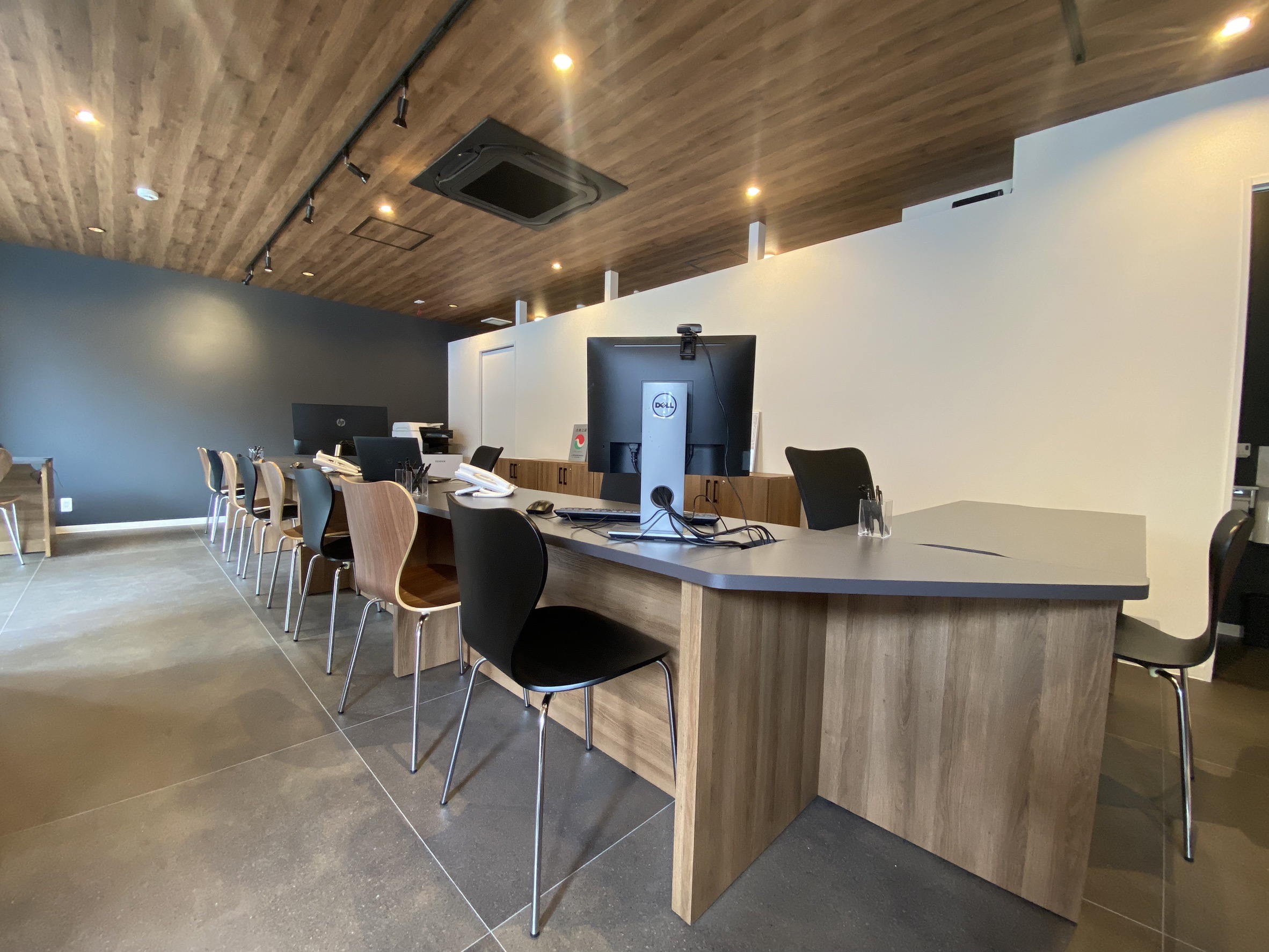 社宅専任のスタッフが在籍しております。転勤の方も安心してご来店ください。