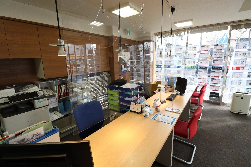 経験豊富な営業スタッフが皆様のご来店を心よりお待ちしております。