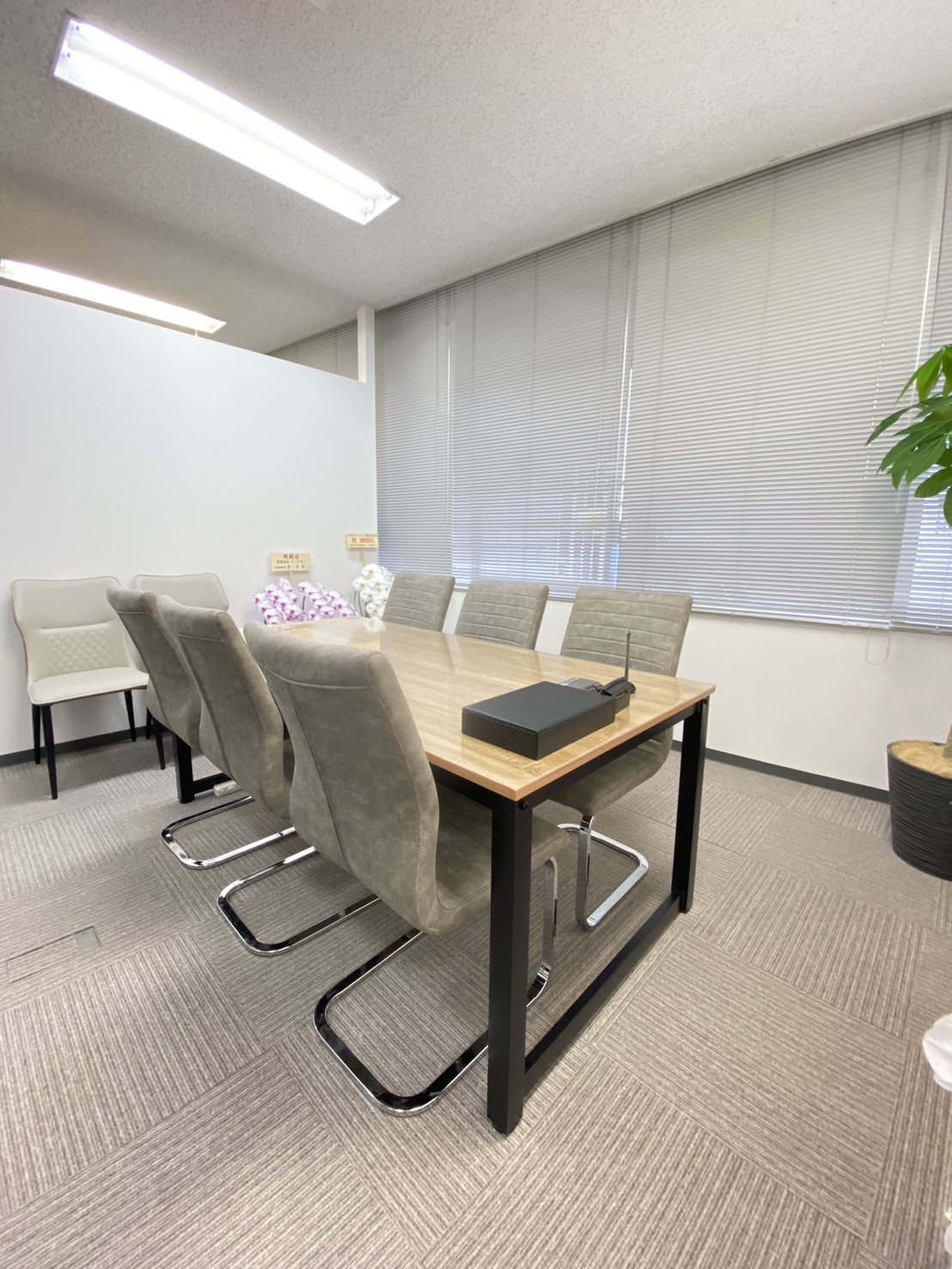 オンライン内見、オンライン契約対応可能でございます。