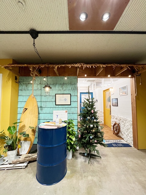 ハワイアンインテリアのオシャレな店舗でくつろぎながらお部屋探しを！