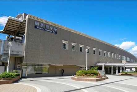 豊中駅から２分にあるお店です！