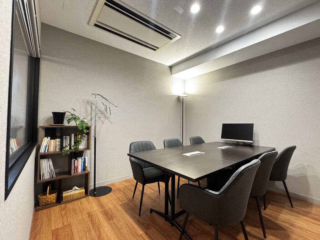 あなたのペースで、ゆっくりと。不動産屋には珍しい"個室"でご相談ください。