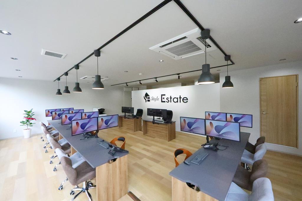 落ち着いたお洒落な店内でゆっくりお探しして頂けます☆