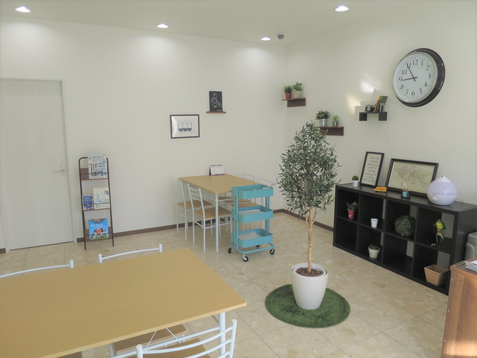 2階が契約スペースとなります