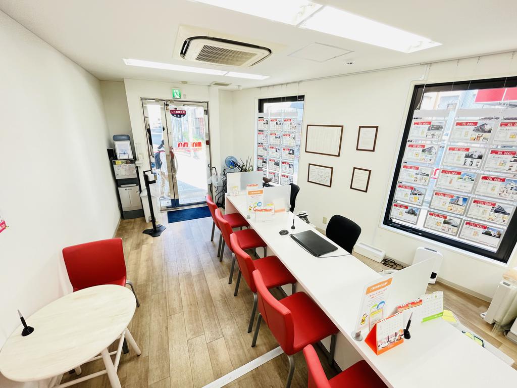 綺麗な店内で快適なお部屋探しを♪　経験豊富なスタッフが責任をもってご対応させて頂きます。是非お気軽にご来店下さい