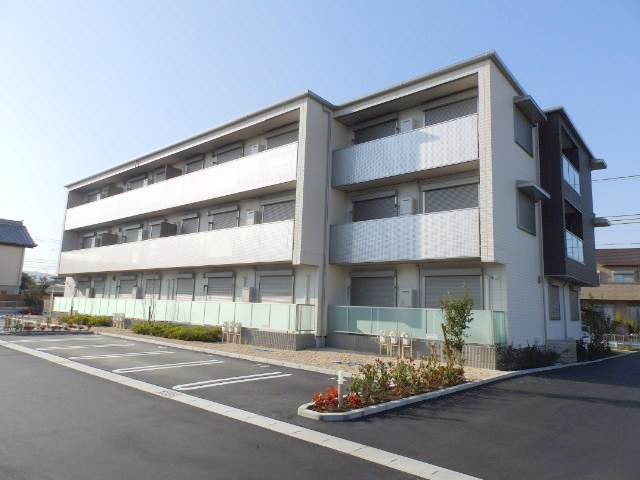 松阪市内はもちろんですが、多気町、大台町、紀北町、尾鷲市も物件取り扱いしております！連絡手段はLINEが便利♪