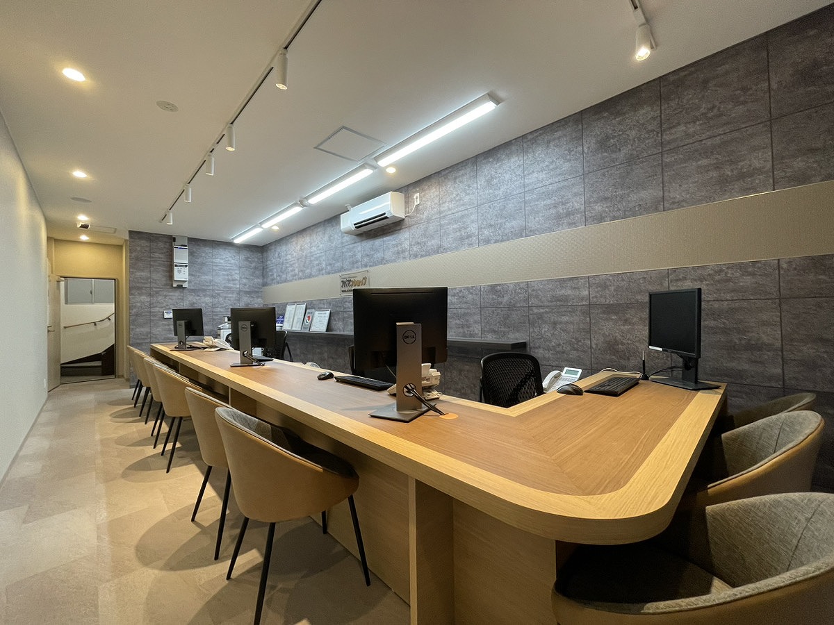 お客様のために一生懸命になれるスタッフが、明るく清潔な店内でお待ちしております。