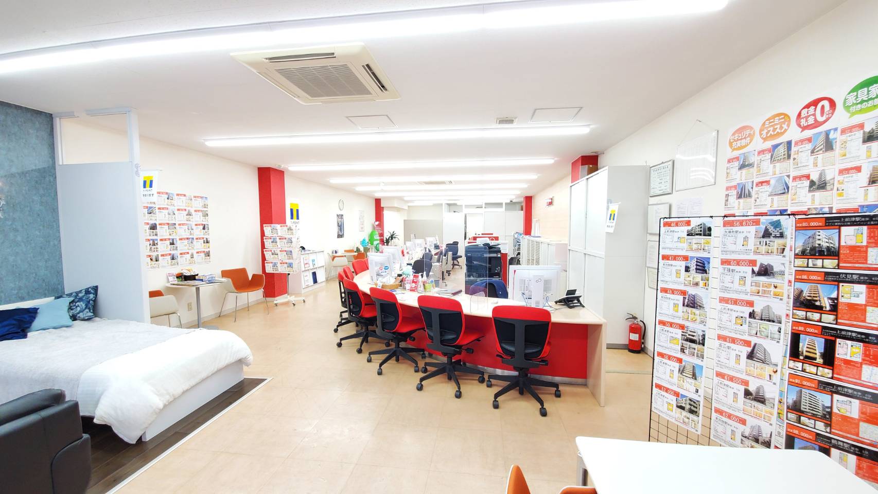 上前津駅から徒歩3分！大須商店街の目の前に当店がございます。