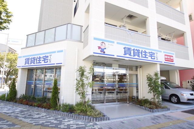 南海本線-堺駅の改札から徒歩3分！東出口を出たら目の前のロータリー超えてすぐの場所！