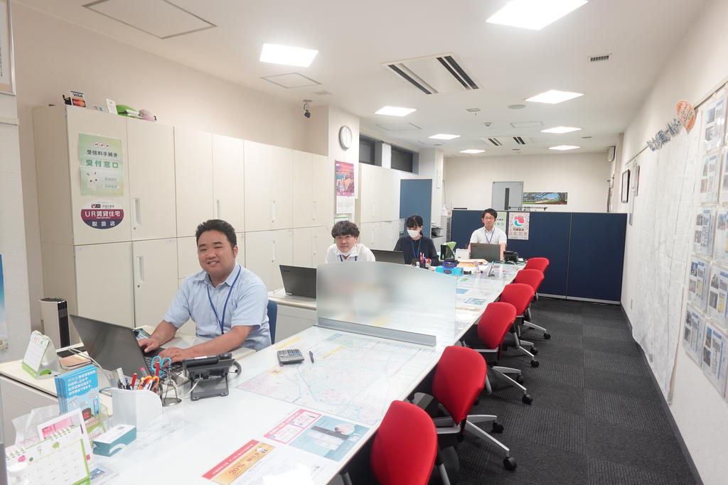 エリアを熟知したスタッフが、お客様にご納得いただけるまで新たな生活のお手伝いをさせて頂きます。