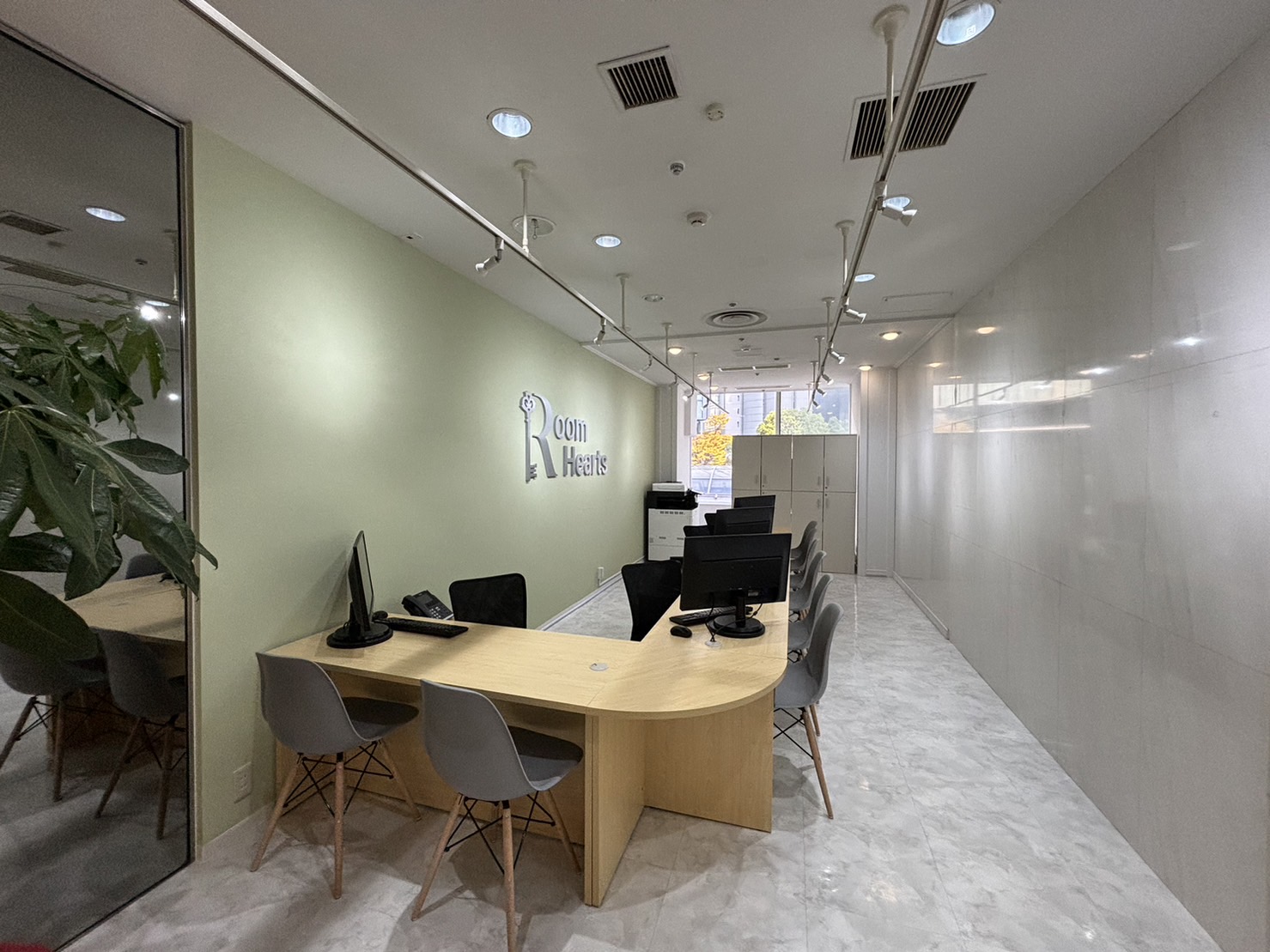 ★業界7年～10年の優秀なスタッフのみが在籍しています♪全員が過去に店舗責任者以上を経験しています★