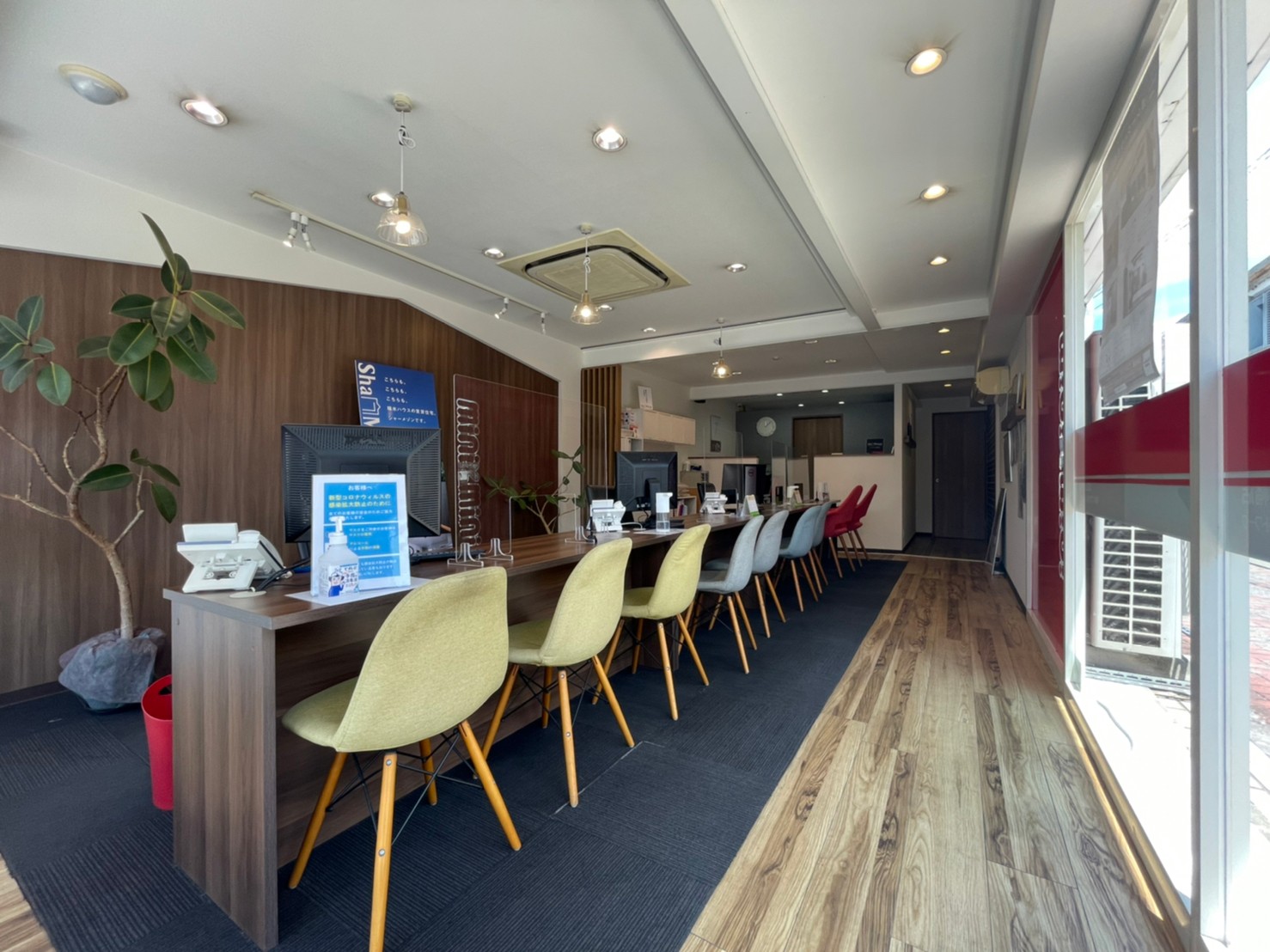 シャーメゾンショップのミニミニFC近江八幡店です。