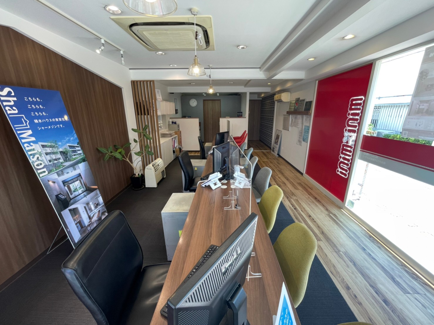 シャーメゾンショップのミニミニFC近江八幡店です。