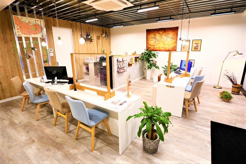 可愛いスタッフが活躍中のインスタもあります！良かったら見てください。　#トーマスリビング原田店