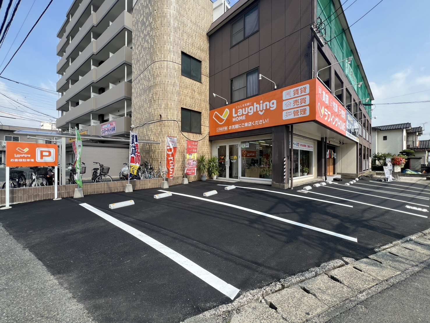 お客様駐車場ご用意しております！久留米インターから車で3分久留米大学前駅から徒歩6分のアクセスしやすい立地です！