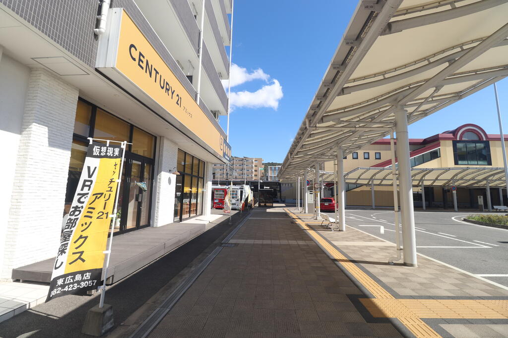 JR寺家駅（南口）下車1分！お客様駐車場もあります。