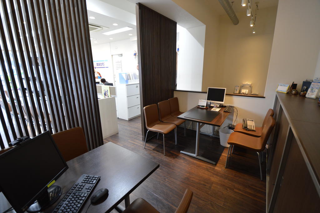 御器所駅から徒歩1分。お客様に満足以上の「感動」を提供致します。