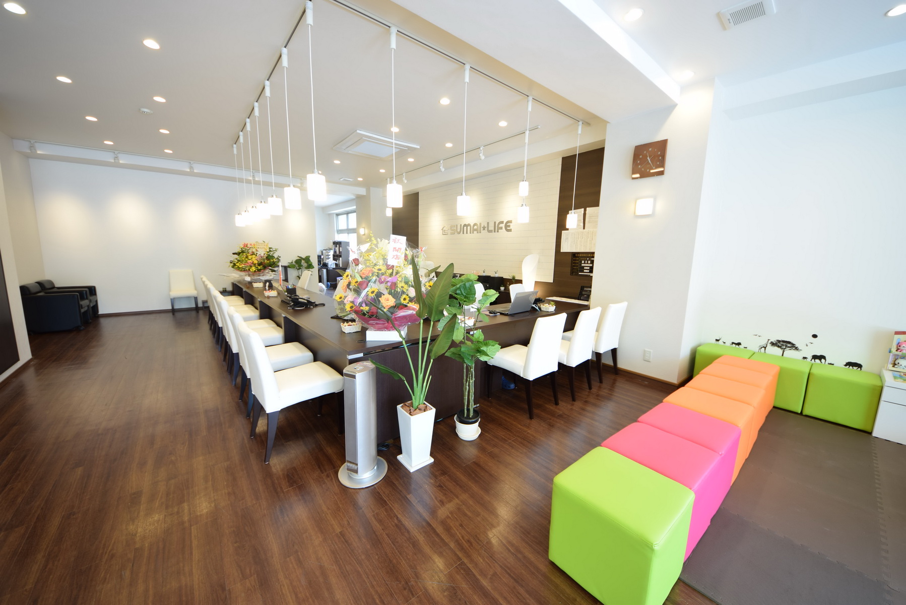 ～カフェのようなお洒落な内装で、お客様をお迎えしますっ～<br>★キッズスペースのご用意もございます★