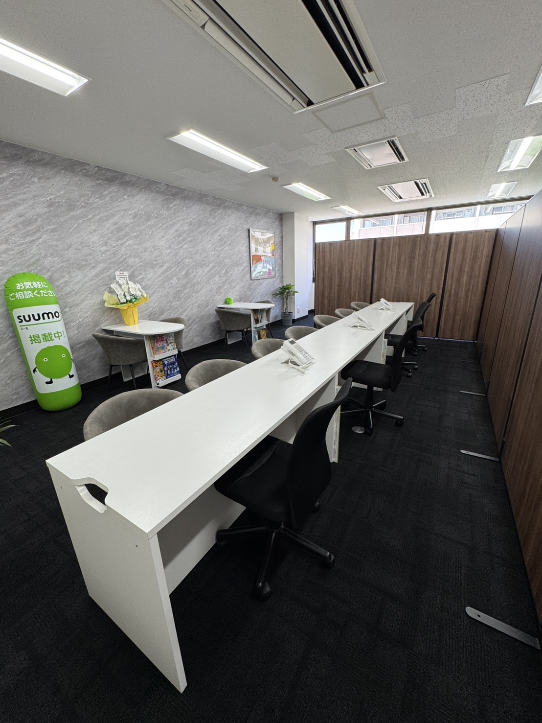 伊勢佐木長者町駅より徒歩5秒で当社ビル！！　GOIng関内店では、近隣への送迎サービスをしております☆