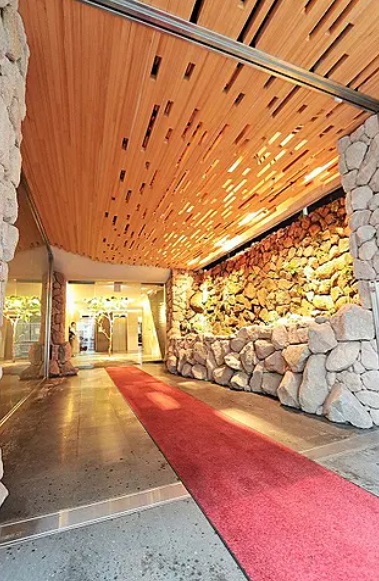 横浜駅 徒歩3分の立地です！