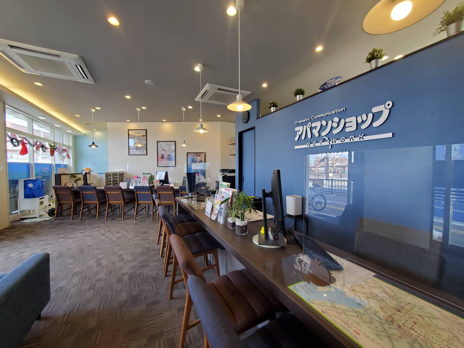 若いスタッフを中心にお客様をお待ちしております♪お引越しの事はなんでも相談してください☆