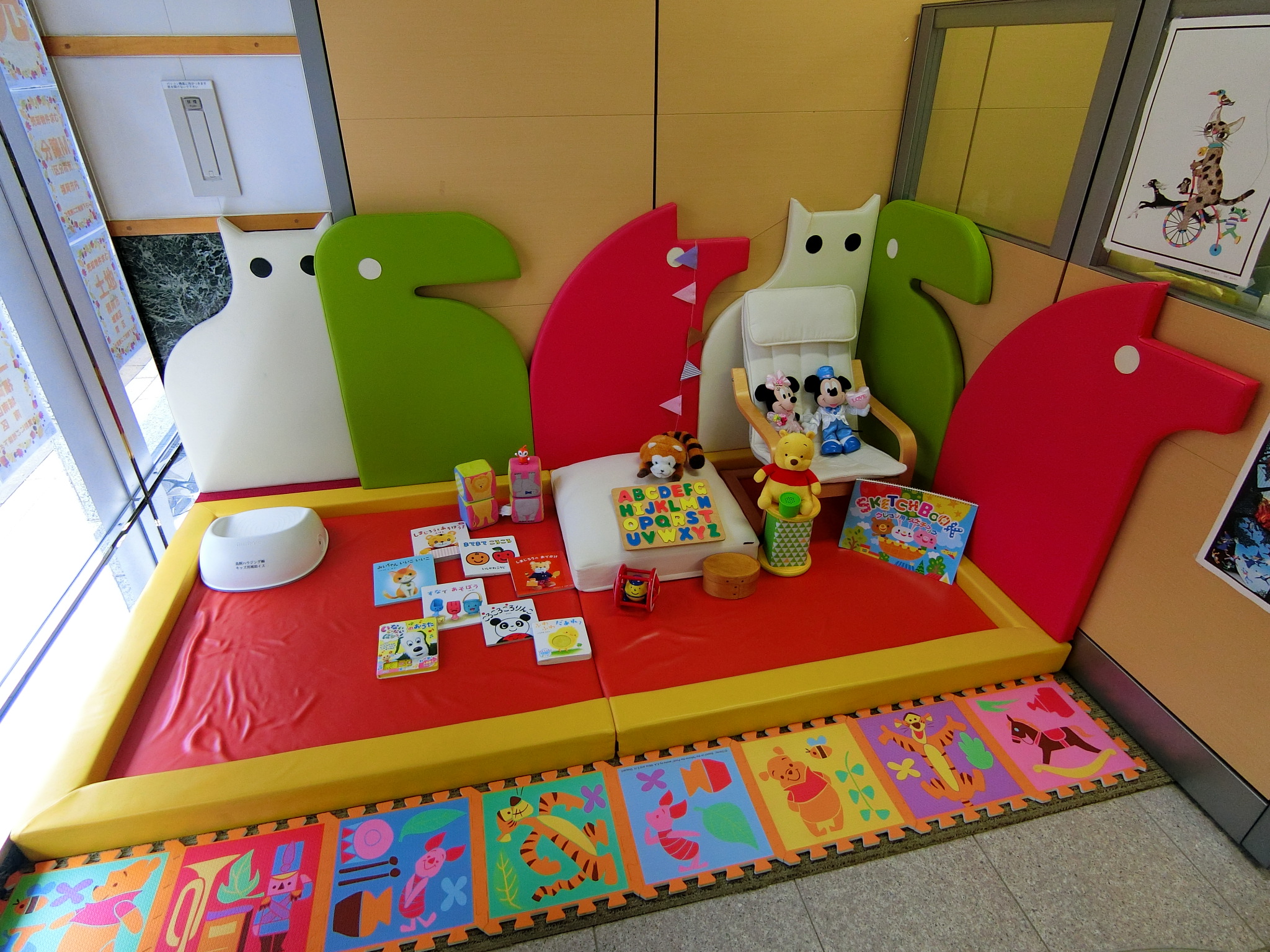 ■駐車場、キッズコーナーあります♪