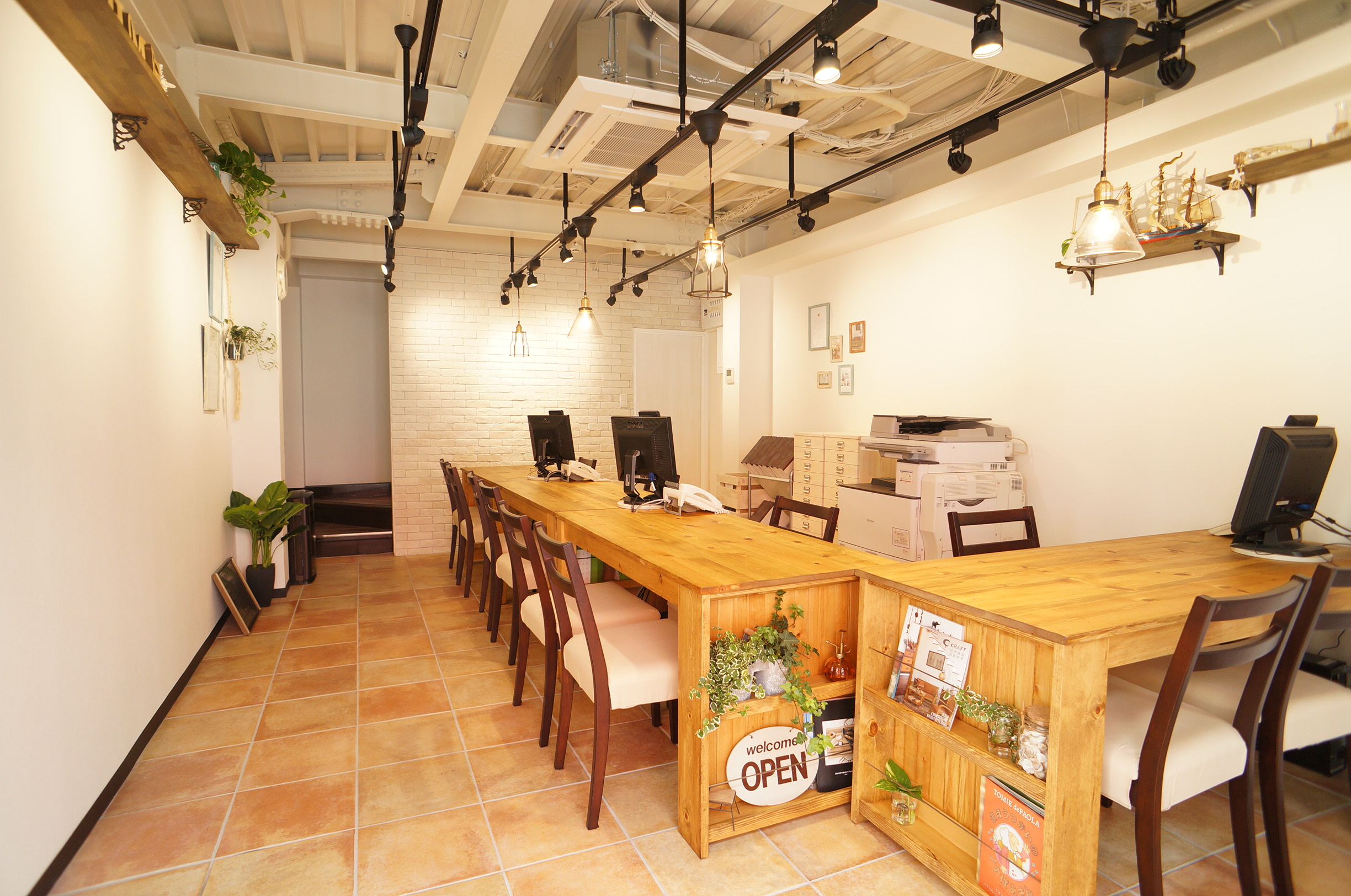 お部屋探しのお客様お洒落な店舗でスタッフ一同お待ちしております。