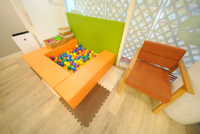 キッズルーム完備！おもちゃもご用意しております。お子様とご一緒に是非ご来店下さい♪もちろん毎日消毒しています！
