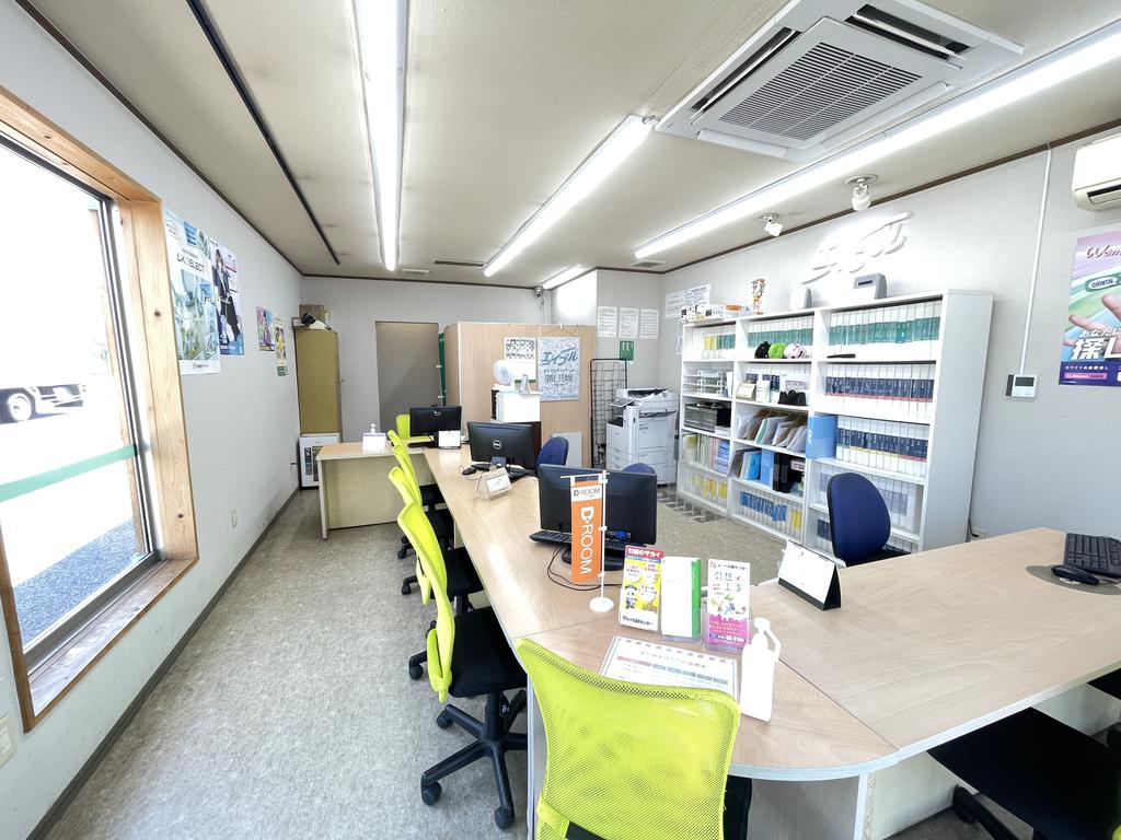 取扱い物件数も地域ナンバーワンを目指します。<br>お客様に幅広い提案をするため、取り扱い物件の拡充は必須条件です。