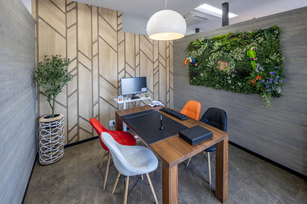 名鉄犬山線「中小田井」駅徒歩6分、地下鉄鶴舞線「上小田井駅」徒歩9分！お客様駐車場も完備！