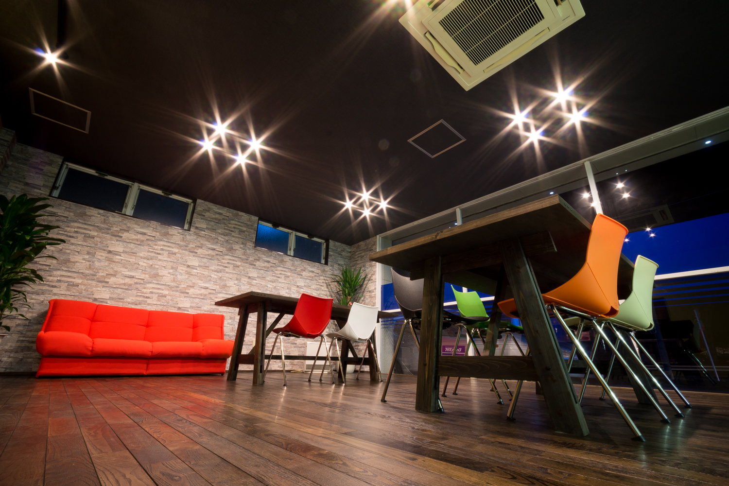 おしゃれなラウンジもあります♪