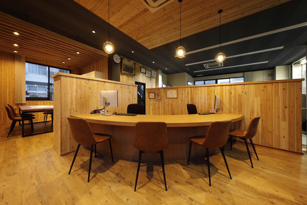 接客スペースをリニューアルしました！お客様とゆっくりお話しができればと考えております。