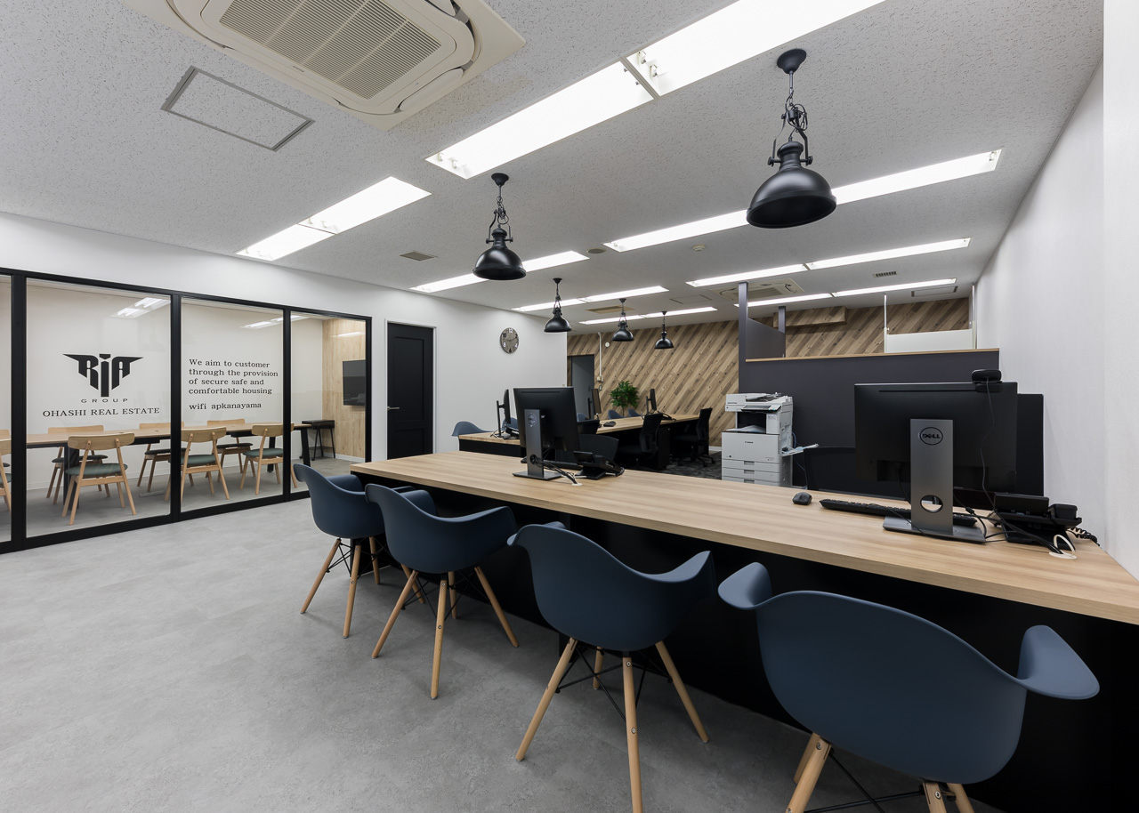 金山総合駅（南側）徒歩1分です。ＡＮＡグランコートホテル南側目の前です★