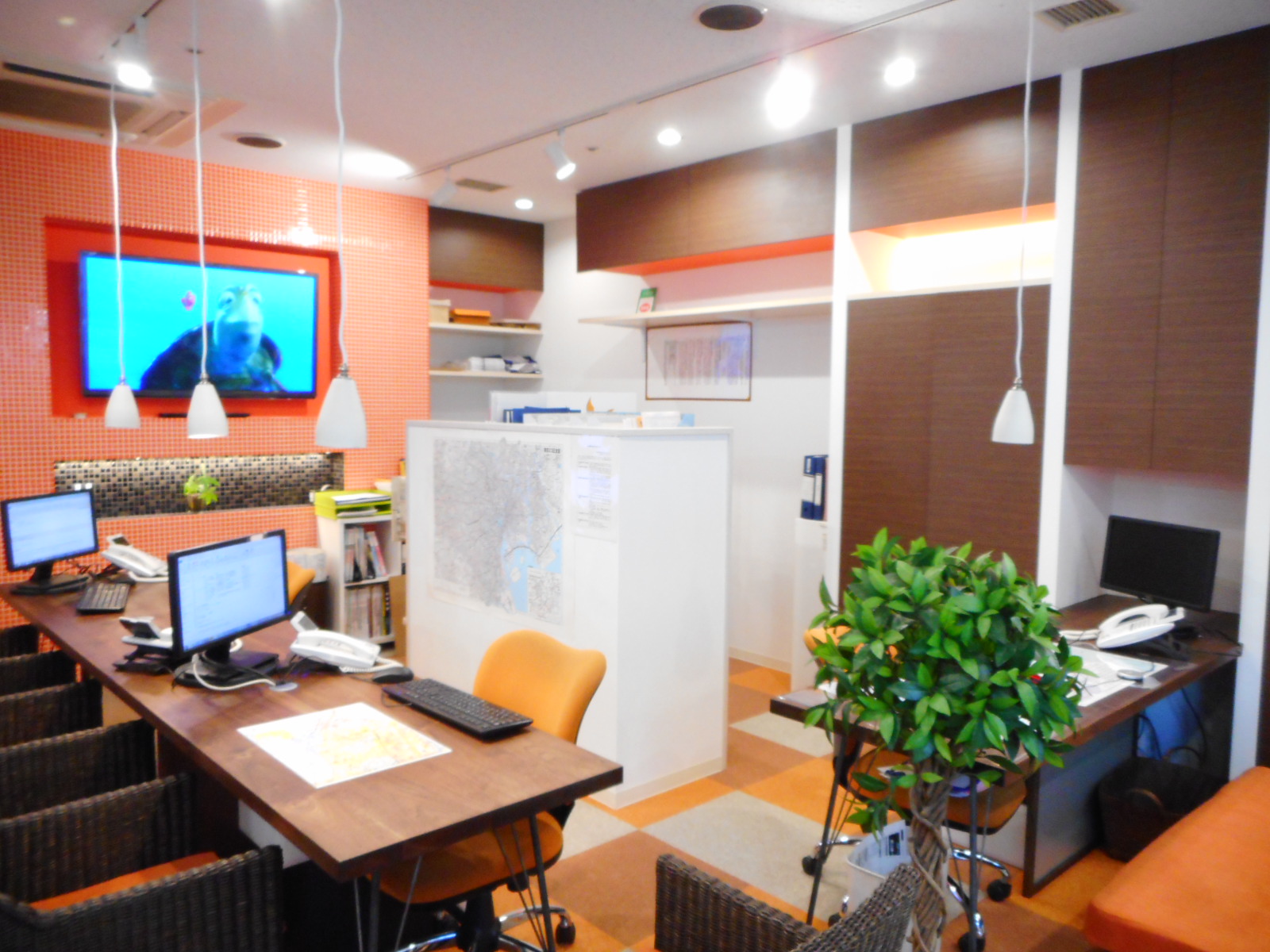 オンライン内見など来店ナシでの物件紹介・申し込み手続き可能です。