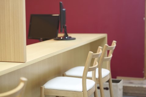 お客様に選んでいただけるお店である為に。無人コーナーやキッズエリアも全店で完備。