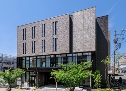 埼京線「南与野」駅西口より徒歩3分。埼大生に人気のお店です！