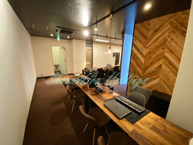 落ち着いて快適な空間で気持ちよくお部屋探しができる店内です♪