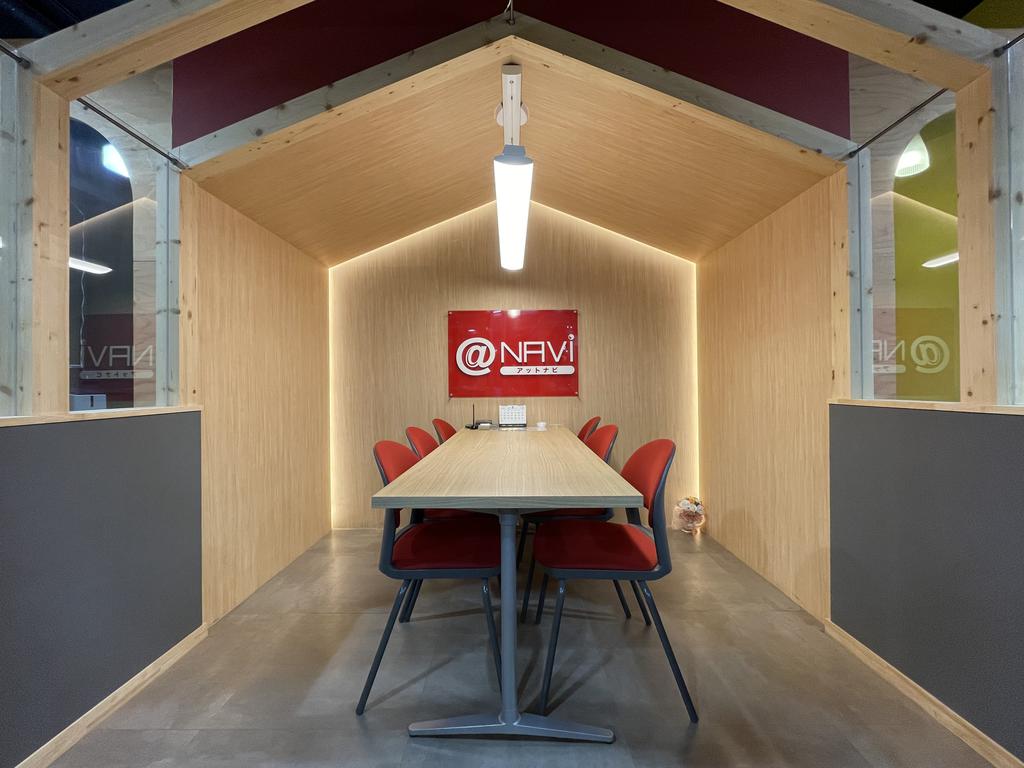 不動産屋さん！？な店内でゆっくりリラックスしてお話いただけます♪是非一度ご来店下さい♪