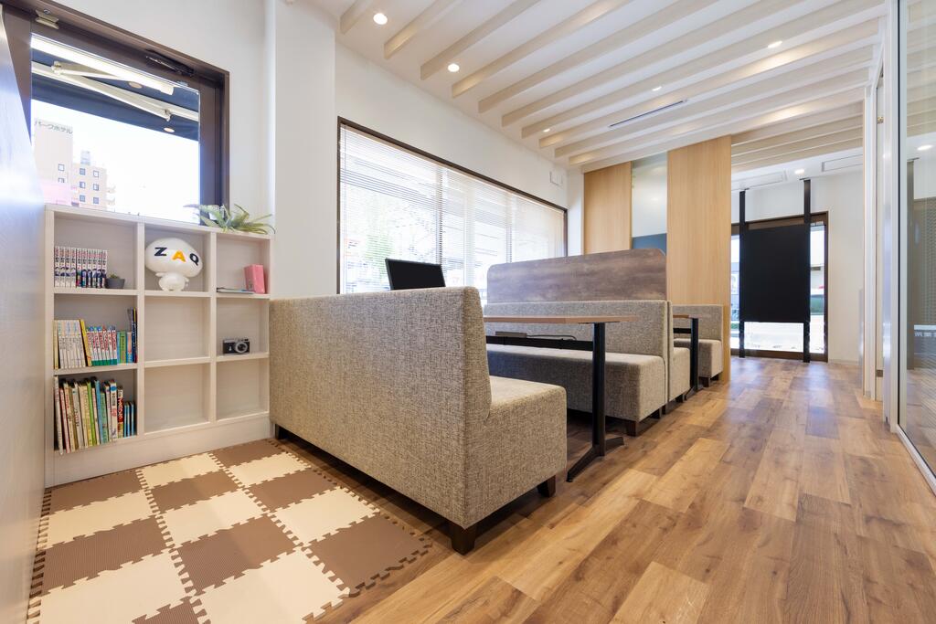 店舗内では、キッズスペースや個室をご用意しております。