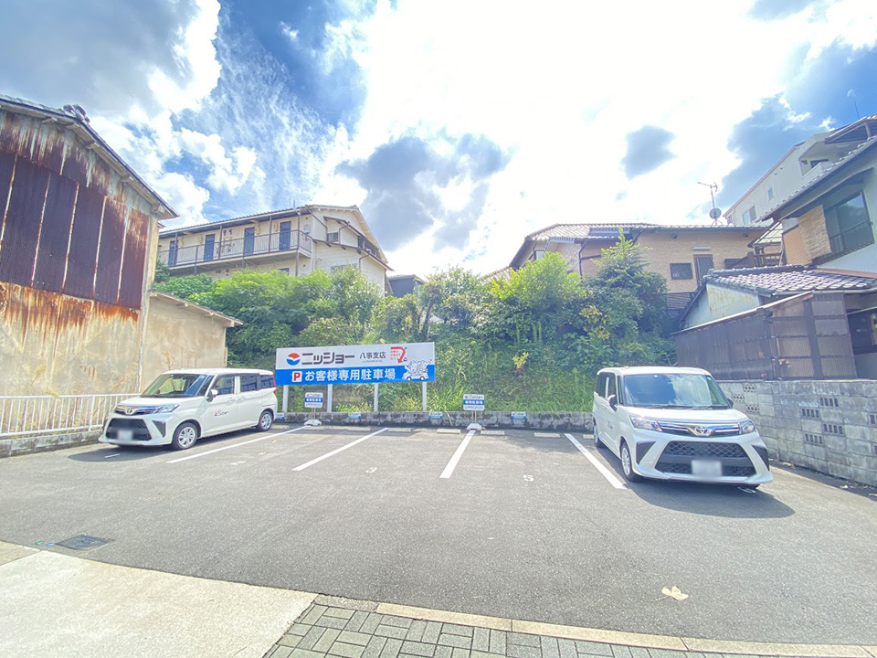 駐車場を完備しております。詳しくはご案内図をご覧ください。