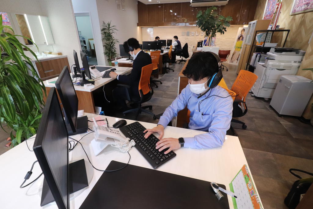 オンライン接客やオンラインでのお部屋の見学も対応しており、手続きもオンラインで行えます。