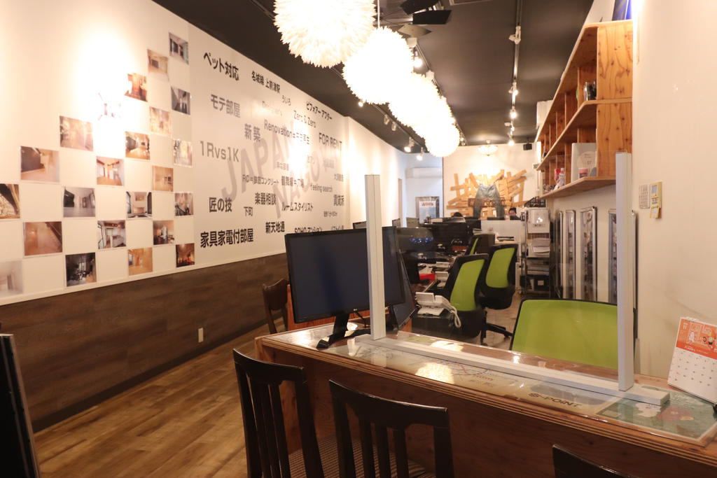 オンライン接客、オンラインでのお部屋の見学も対応しております。　手続きもオンラインで行えます。