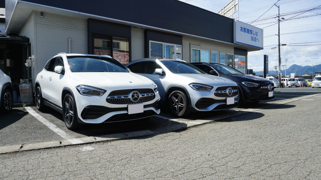 物件は「メルセデス・ベンツ」にてご案内させていただきます。