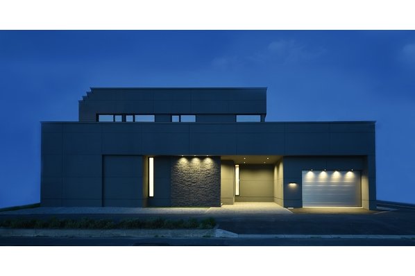 【旭川市 東光 13 条 ファインホーム 】UA値0.20C値0.2の高性能住宅。上質な暮らしを叶えるガレージハウス1