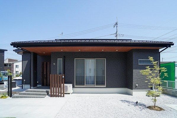 【伊勢崎モデルハウス】2階スペースと吹き抜けを併設した、平屋のような2階建ての住まい2